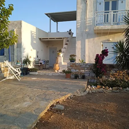 Evi,s House Párosz